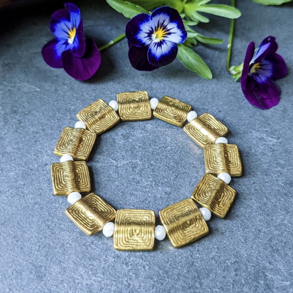 🦋LAST🦋 NWT Baizaar Etched Square Brass Beaded Bracelet